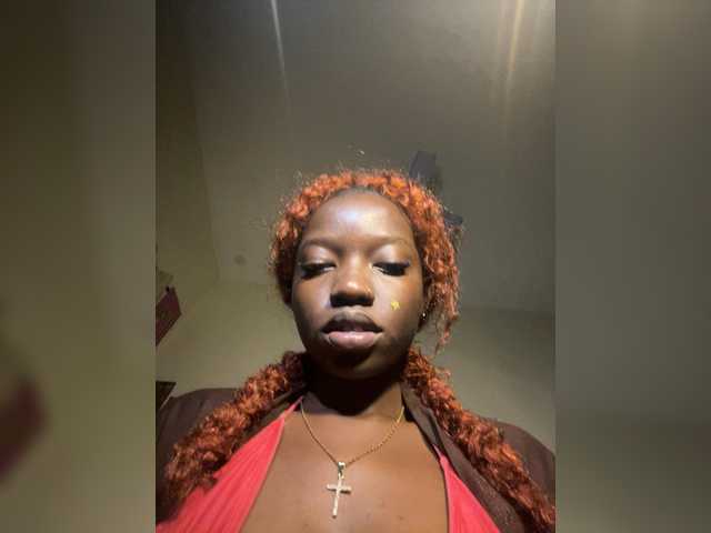 Sassyjuma live cam on BongaCams