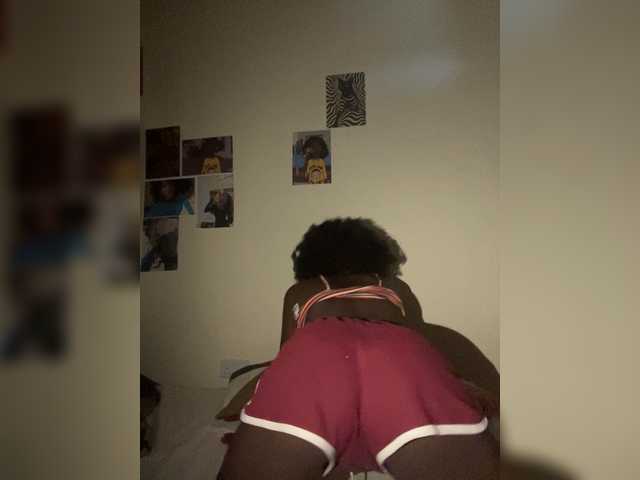 Sassyjuma live cam on BongaCams