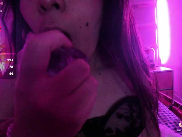 mady-johnson live cam on BongaCams