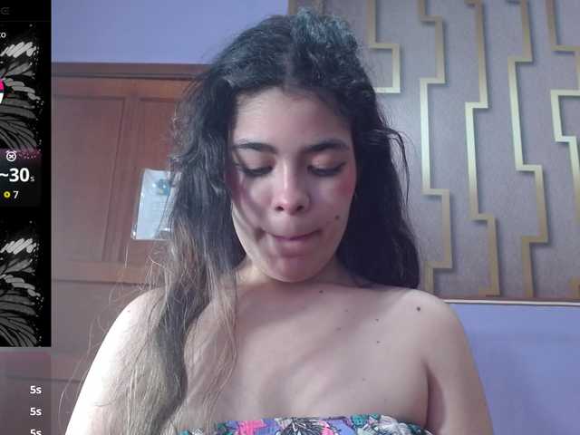 mady-johnson live cam on BongaCams