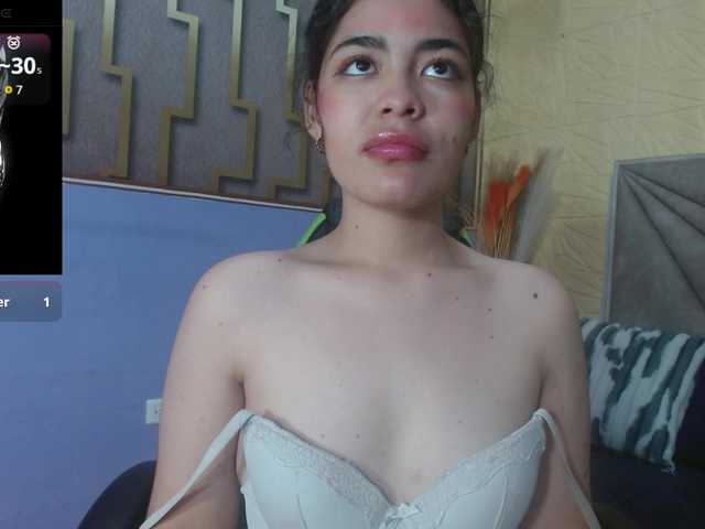 mady-johnson live cam on BongaCams