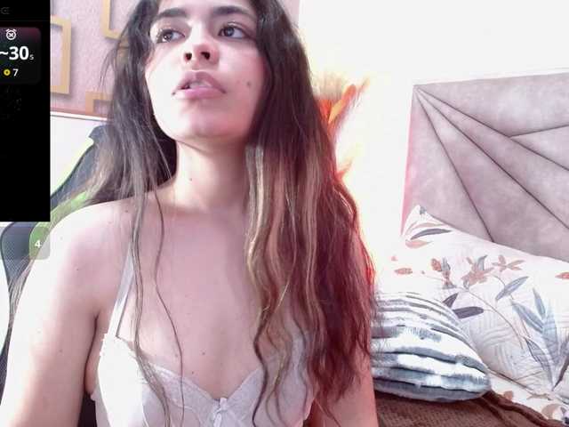 mady-johnson live cam on BongaCams