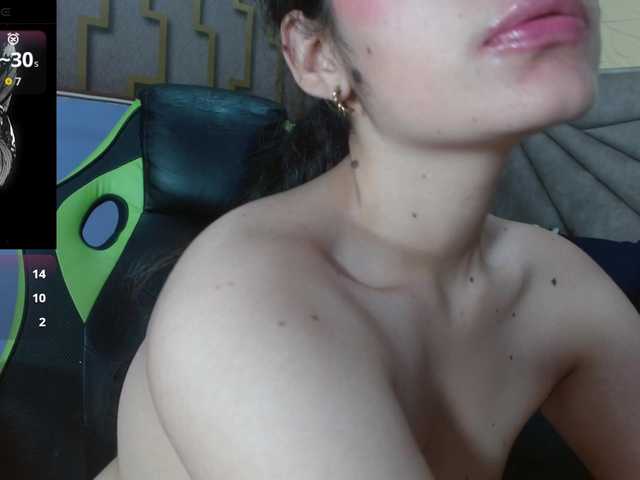 mady-johnson live cam on BongaCams