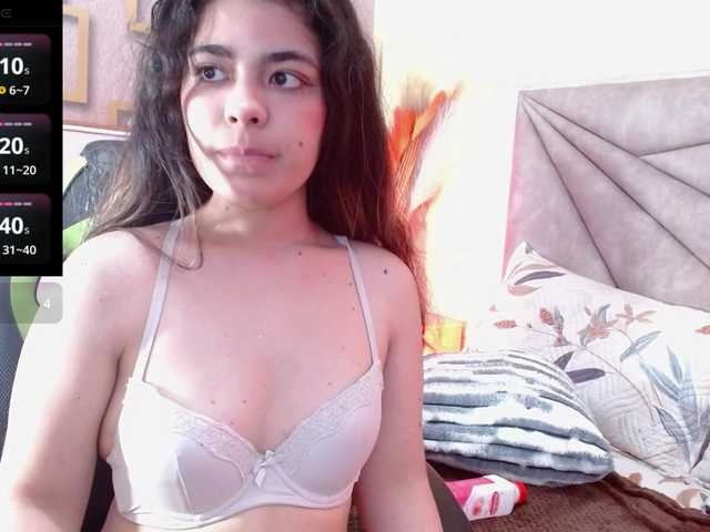 mady-johnson live cam on BongaCams