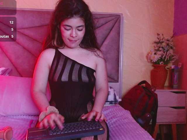 mady-johnson live cam on BongaCams