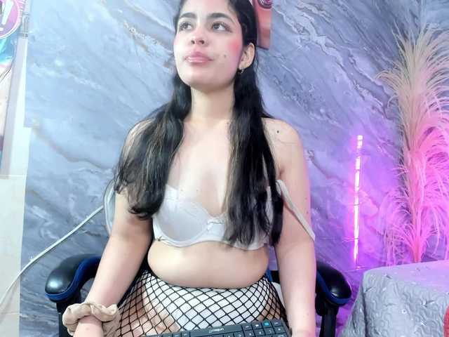 mady-johnson live cam on BongaCams