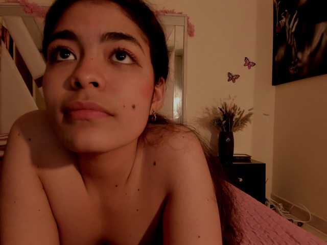 mady-johnson live cam on BongaCams