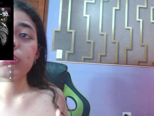 mady-johnson live cam on BongaCams