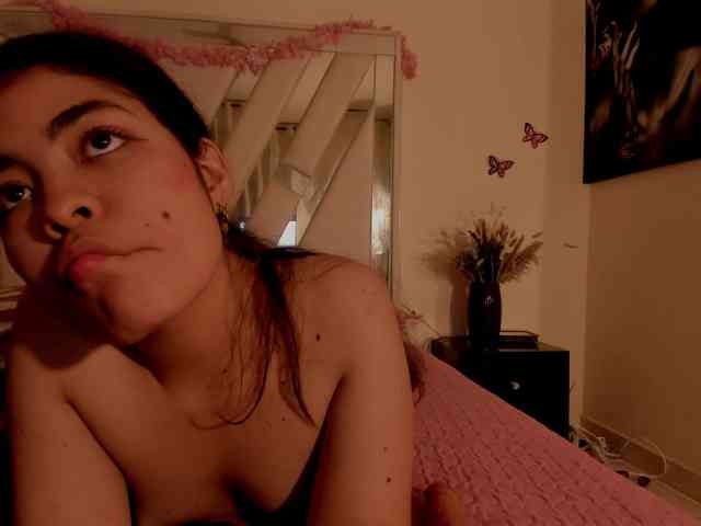 mady-johnson webcam