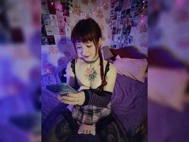 AmeliaRosea webcam
