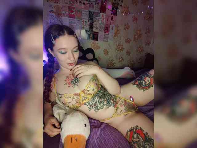 AmeliaRosea webcam
