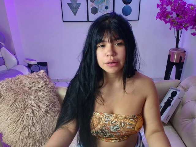 Kitty-meow live cam on BongaCams