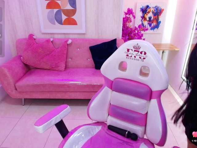 Kitty-meow live cam on BongaCams