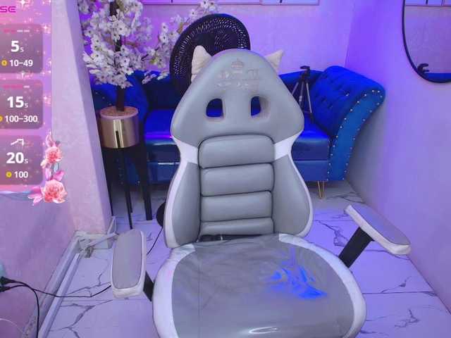 Kitty-meow live cam on BongaCams