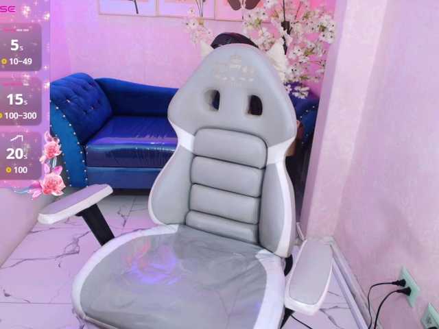 Kitty-meow live cam on BongaCams