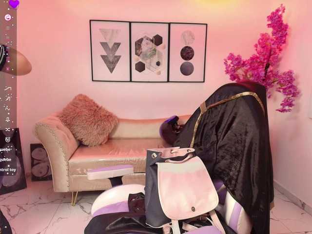 Kitty-meow live cam on BongaCams