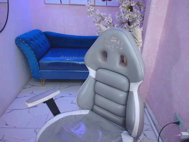 Kitty-meow live cam on BongaCams