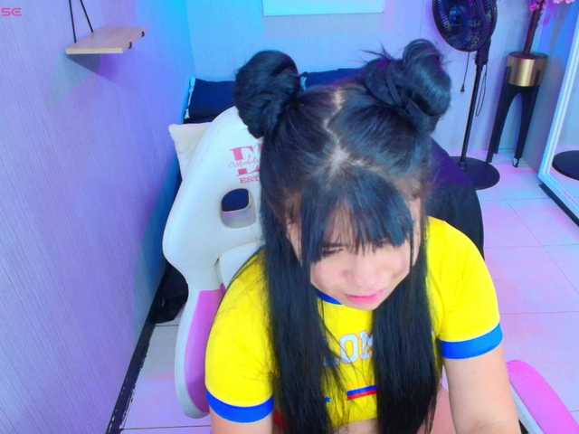 Kitty-meow live cam on BongaCams