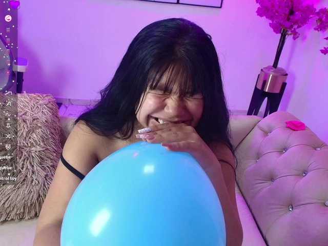 Kitty-meow live cam on BongaCams