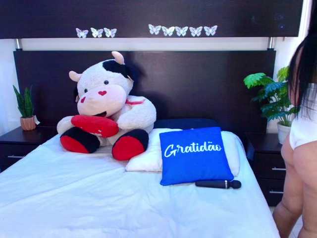 Kitty-meow live cam on BongaCams