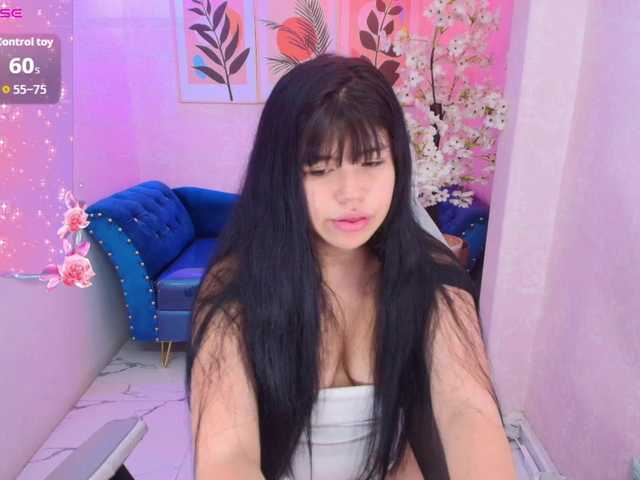 Kitty-meow live cam on BongaCams