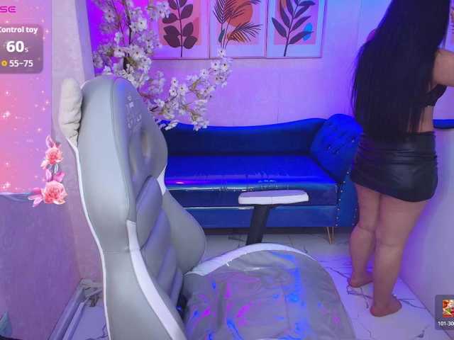 Kitty-meow live webcam show