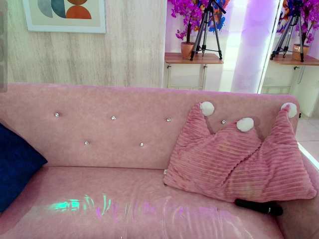 Kitty-meow live cam on BongaCams