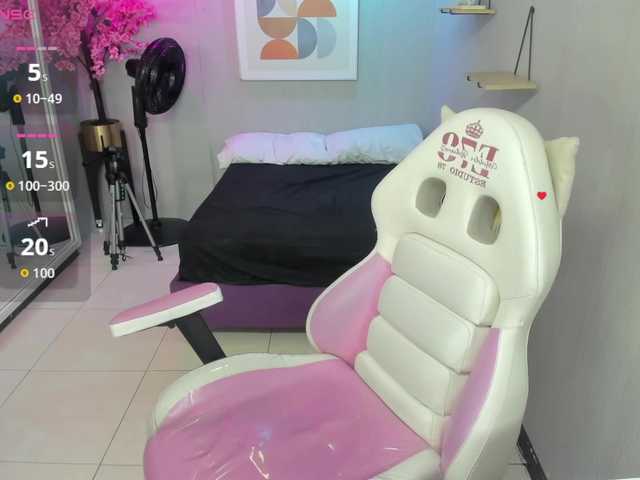 Kitty-meow live cam on BongaCams