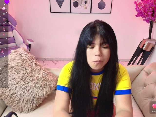 Kitty-meow live cam on BongaCams