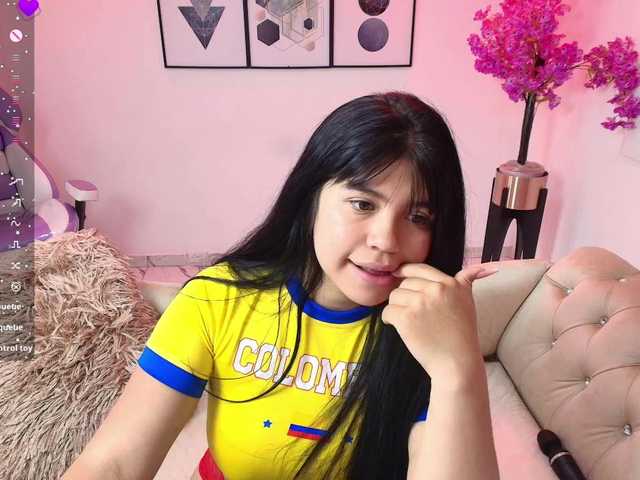 Kitty-meow live cam on BongaCams