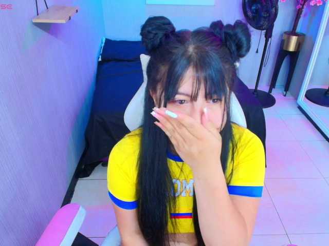 Kitty-meow live cam on BongaCams