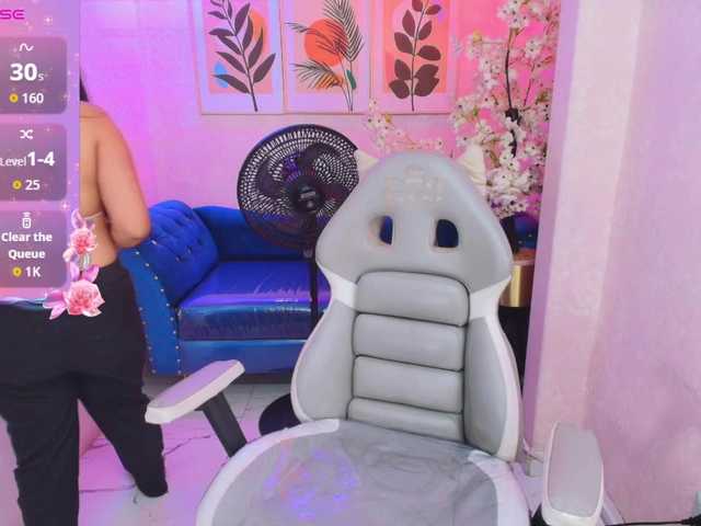 Kitty-meow live cam on BongaCams