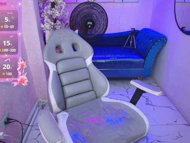 Kitty-meow live cam on BongaCams