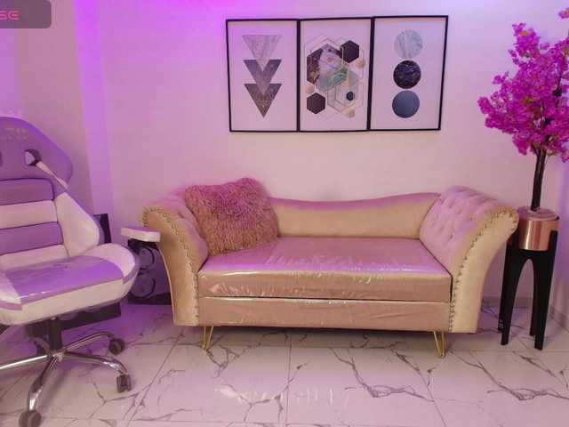 Kitty-meow live cam on BongaCams