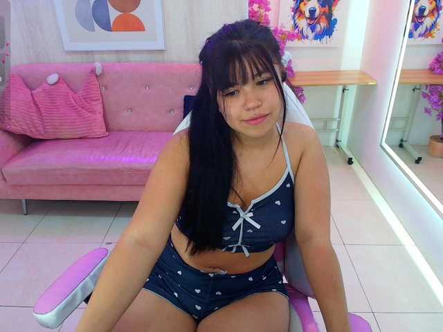 Kitty-meow live cam on BongaCams