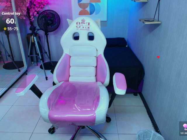 Kitty-meow live cam on BongaCams