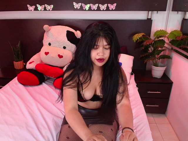 Kitty-meow live cam on BongaCams