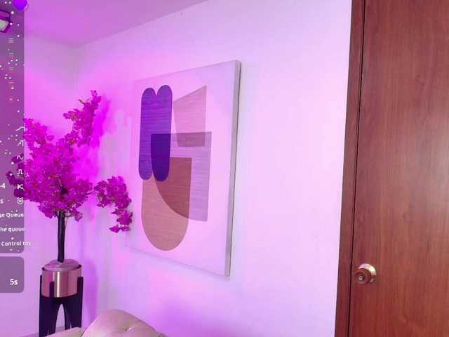 Kitty-meow live cam on BongaCams