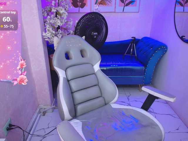 Kitty-meow live cam on BongaCams
