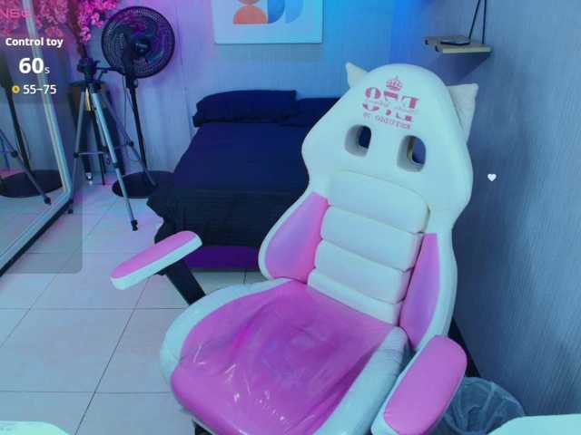 Kitty-meow live cam on BongaCams