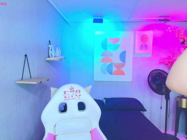 Kitty-meow live cam on BongaCams