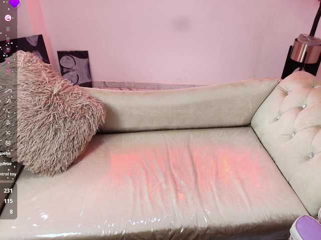 Kitty-meow live cam on BongaCams