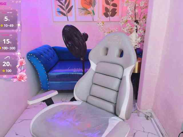 Kitty-meow Live Webcam on BongaCams