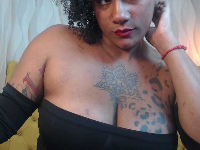 ParisHazel live cam on BongaCams