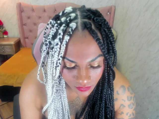 ParisHazel live cam on BongaCams