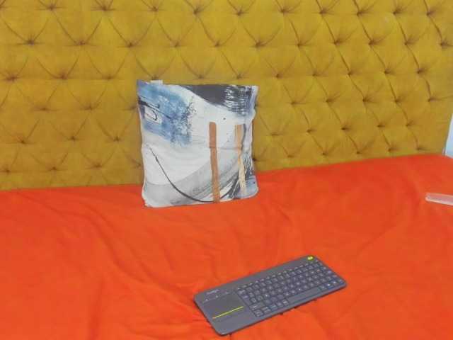 Daniela-Spencerr live cam on BongaCams