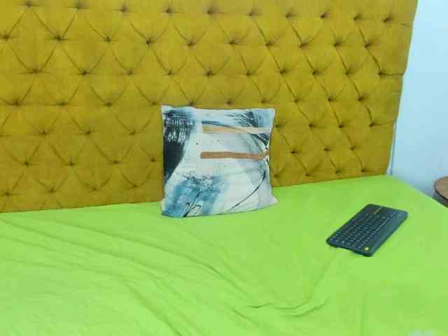 Daniela-Spencerr webcam