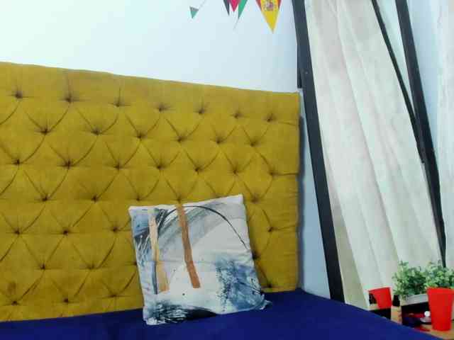 Daniela-Spencerr webcam