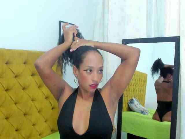 Daniela-Spencerr webcam