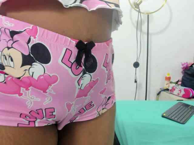 Daniela-Spencerr webcam